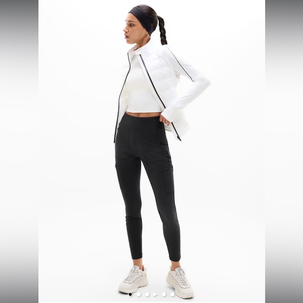 Athleta Headlands Highbrid Highrise Cargo Legging